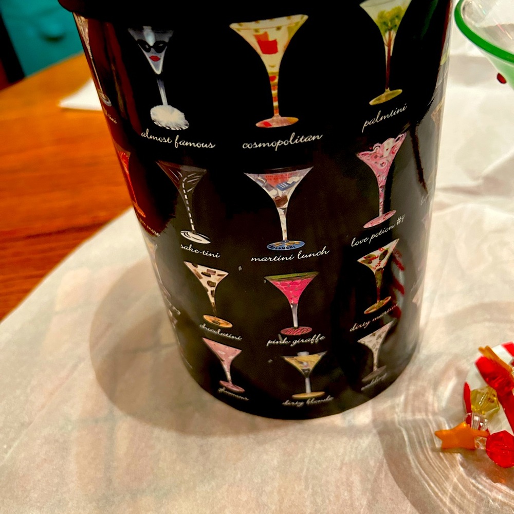 Lolita decorated glass
Shape of martini glass